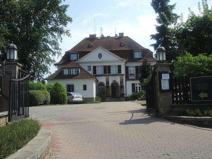Hotel Veba Broumov Buitenkant foto