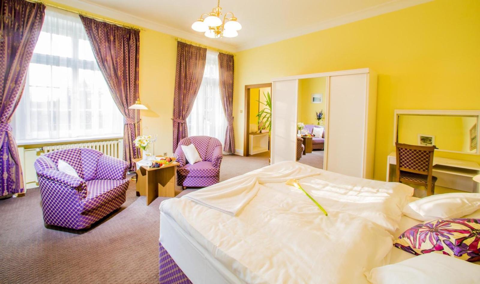Hotel Veba Broumov Buitenkant foto