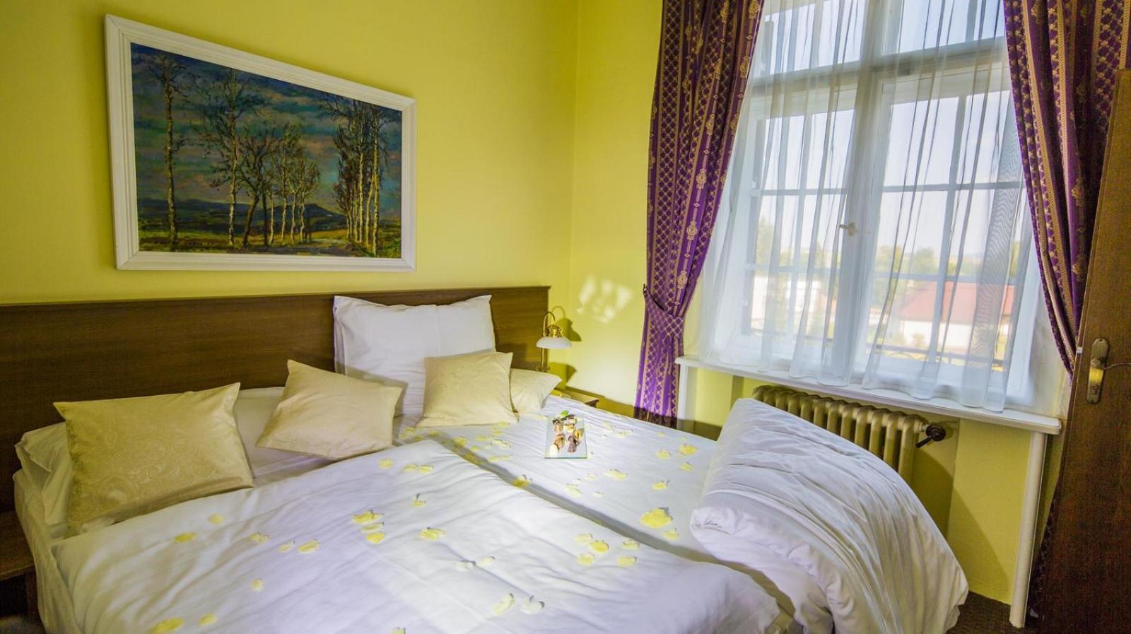 Hotel Veba Broumov Buitenkant foto