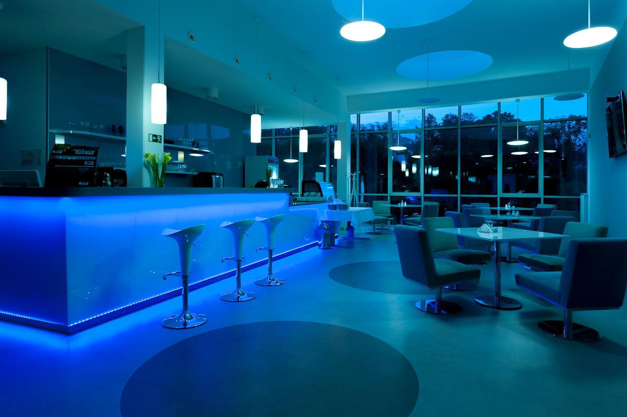 Hotel Veba Broumov Buitenkant foto